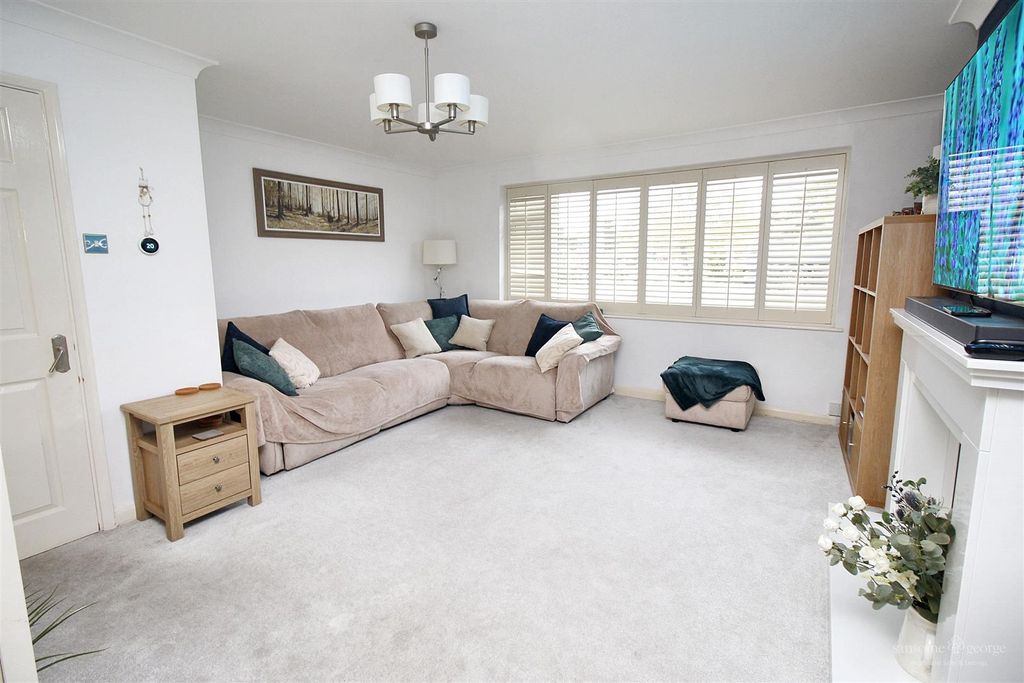 Property photo 2 of 18 Living Room