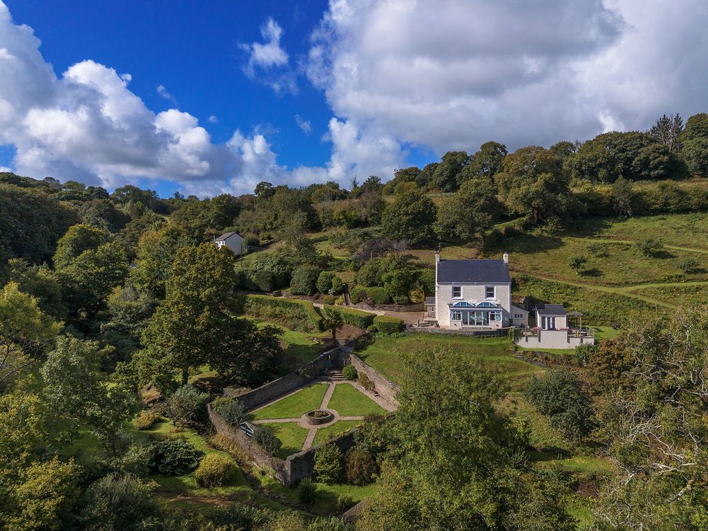 Property photo 3 of 15 Higher Venice House