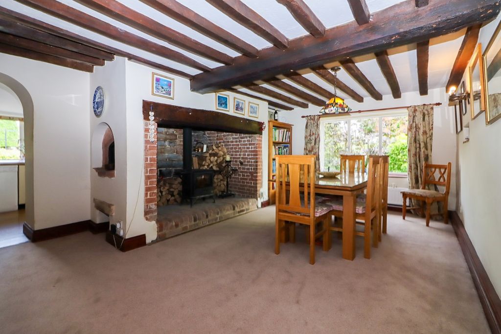 Property photo 2 of 43 Image00008