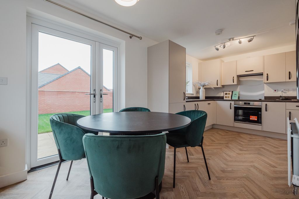 Property photo 3 of 21 Photo