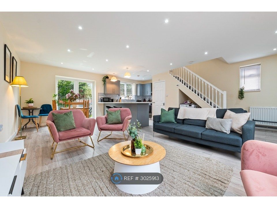 Property photo 2 of 35