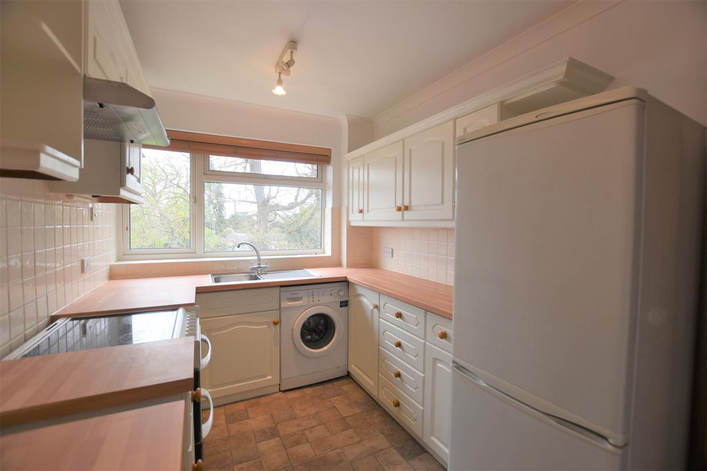 Property photo 3 of 6 Kitchen.Jpg