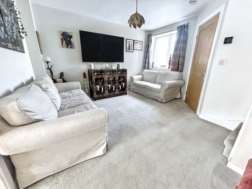 Property photo 2 of 23