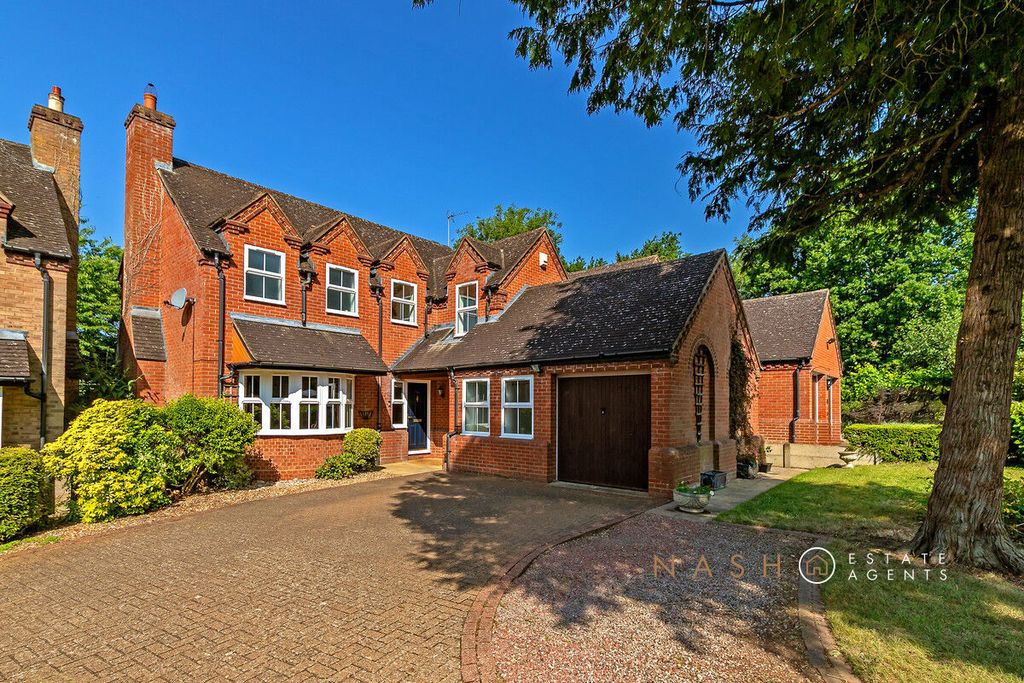 Property photo 2 of 35