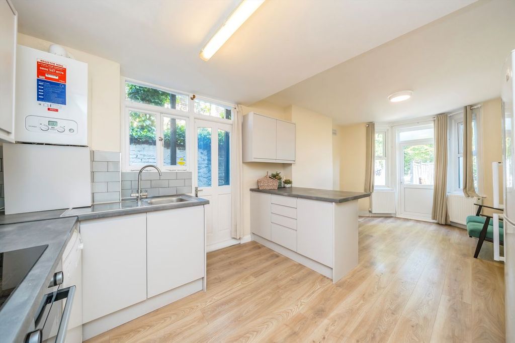 Property photo 2 of 6