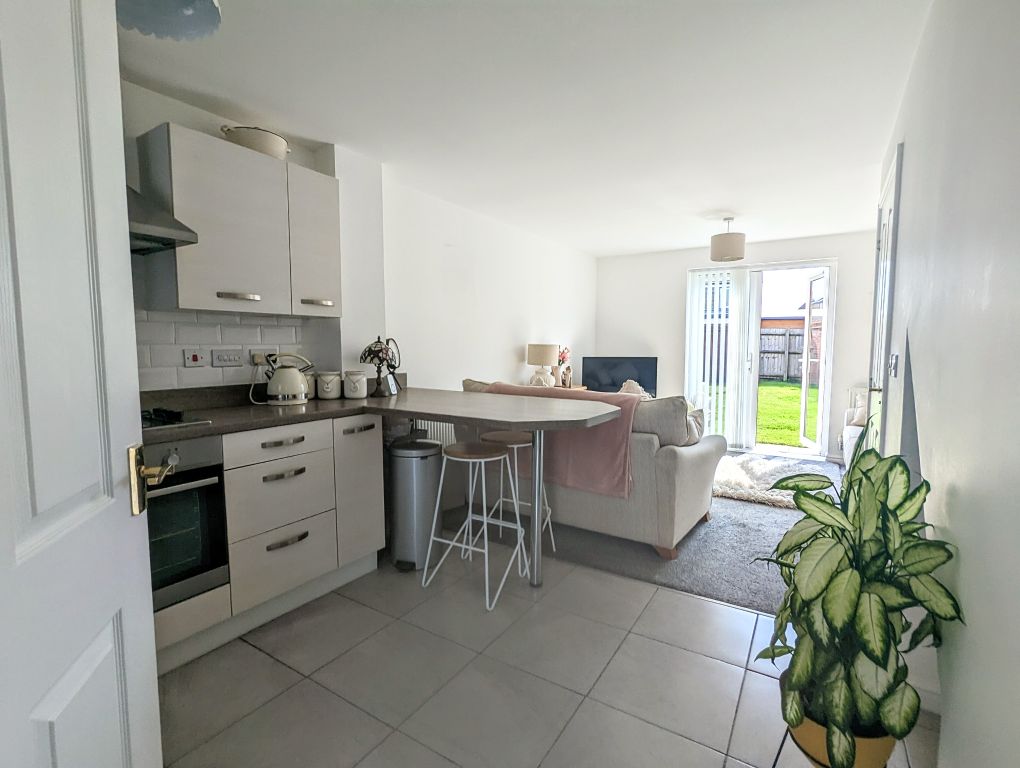 Property photo 2 of 8 Bedroom