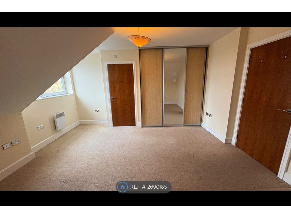 Property photo 2 of 16 Bedroom 1