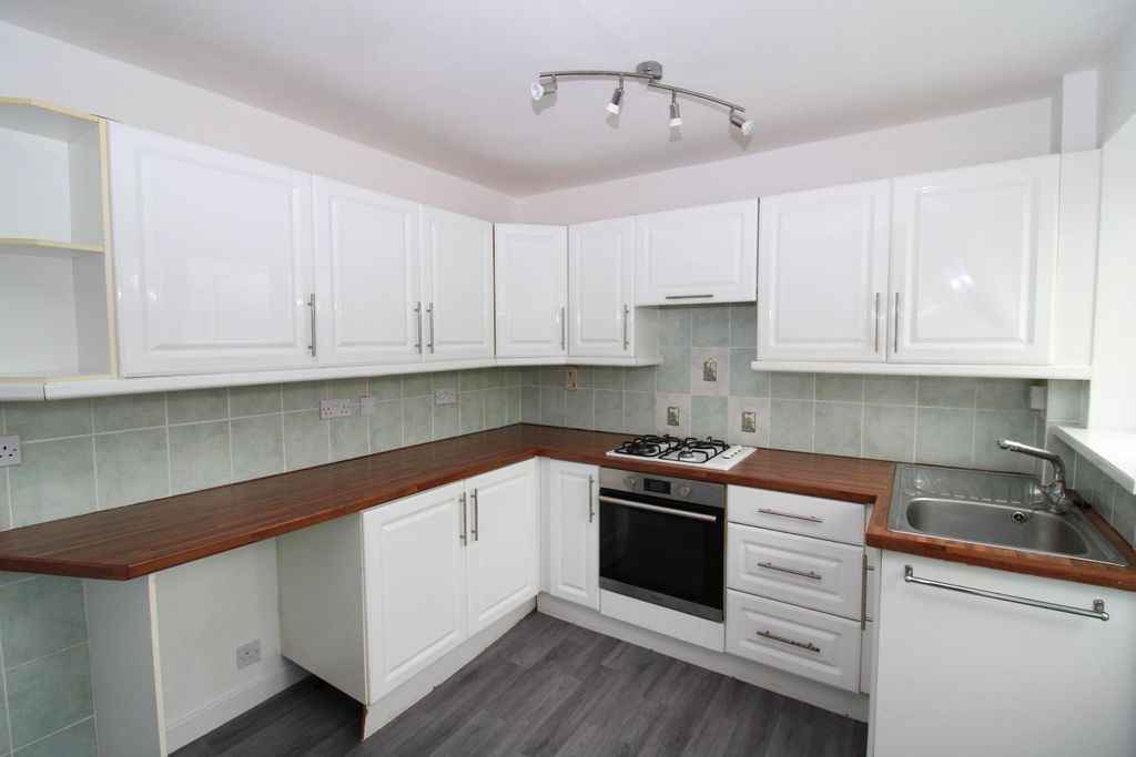 Property photo 3 of 12 Kitchen/Diner