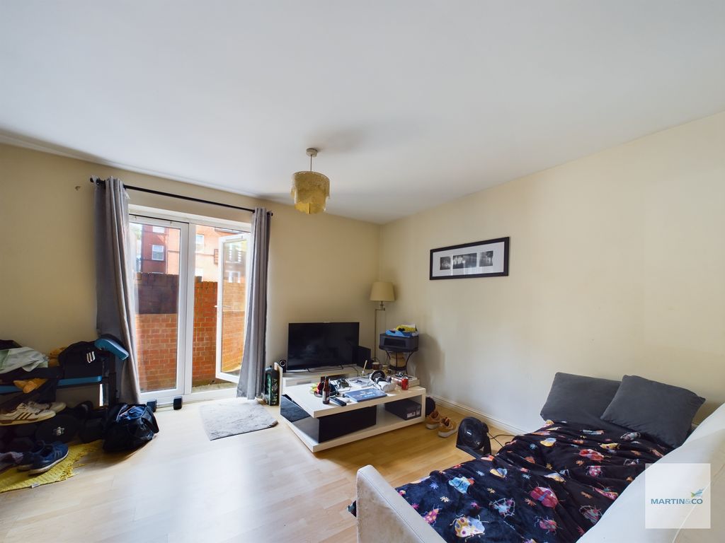 Property photo 2 of 8 Cam03394G0-Pr0139-Still009