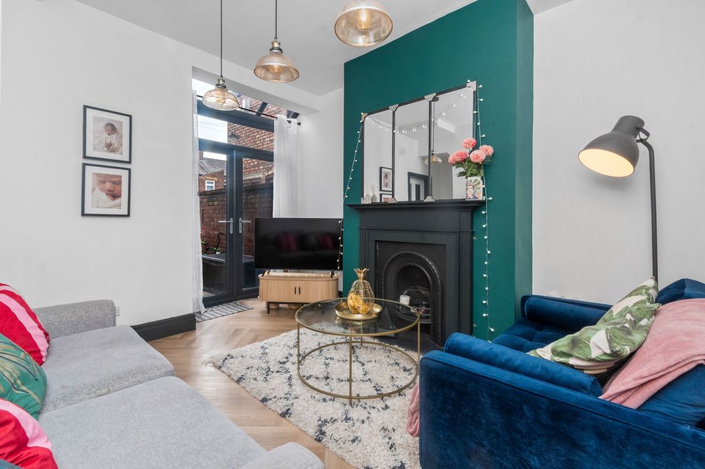 Property photo 2 of 34