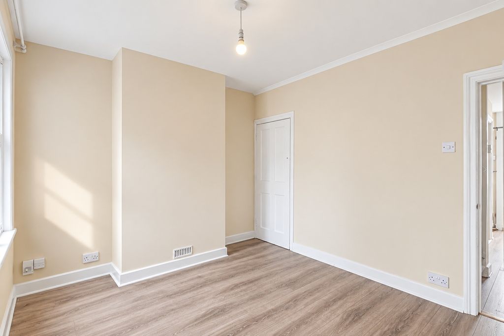 Property photo 3 of 9 Dining Room
