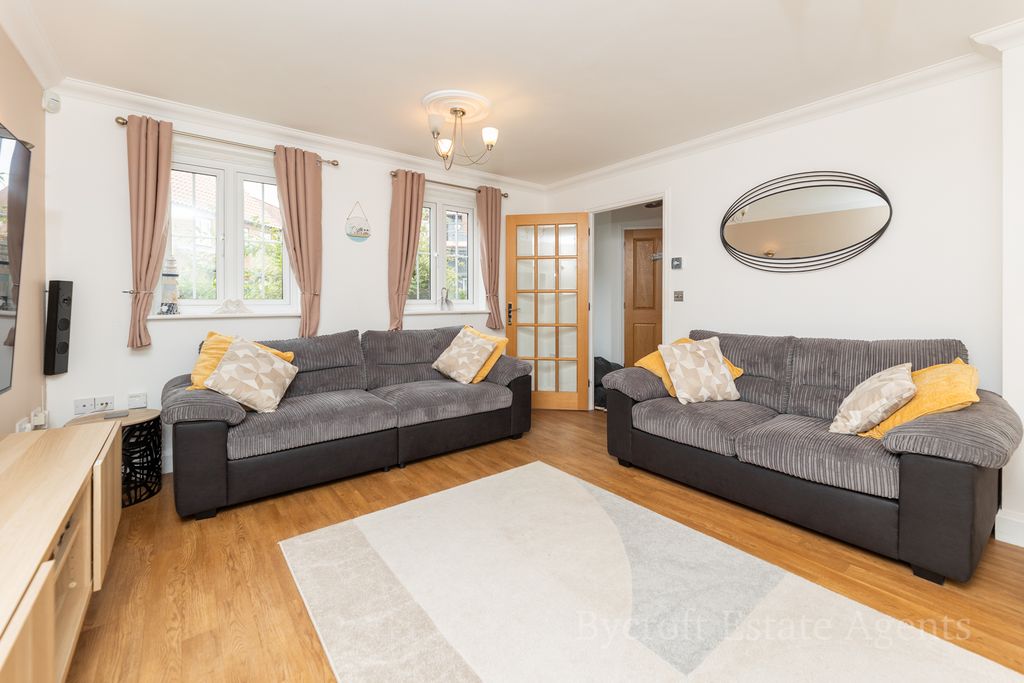 Property photo 2 of 17