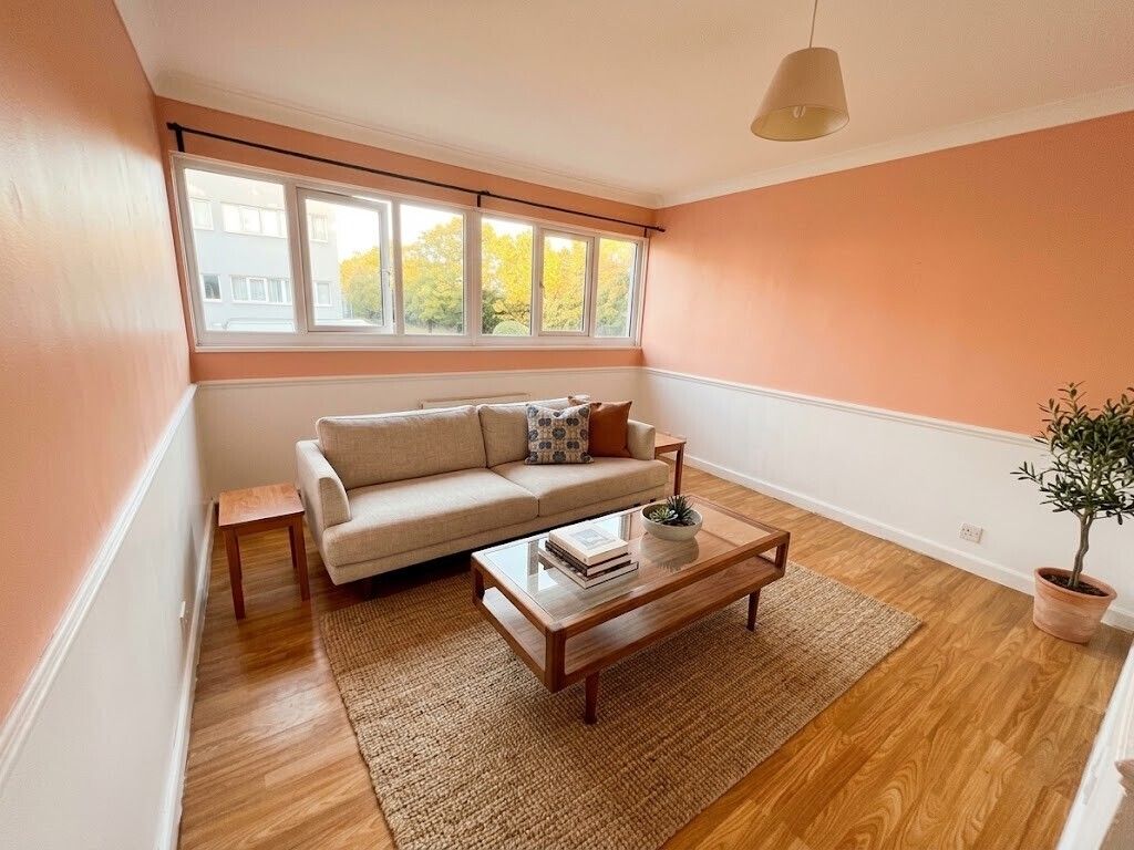 Property photo 2 of 8 8cc37636-56c1-486E-A