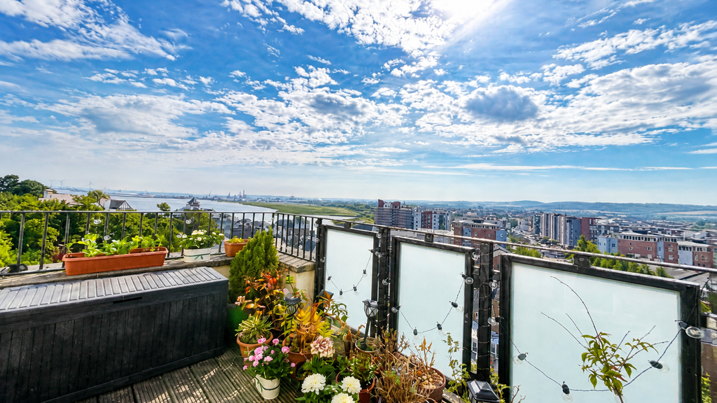 Property photo 1 of 13 Balcony