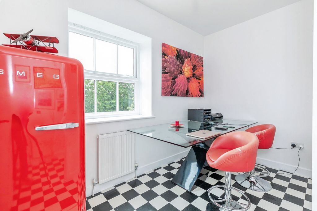 Property photo 3 of 11 Pbox-Img.Jpg