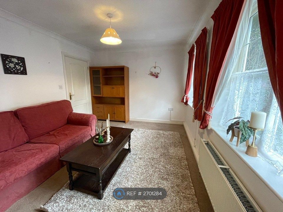 Property photo 2 of 20