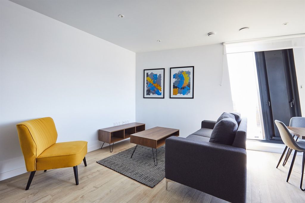 Property photo 2 of 7 (Main)