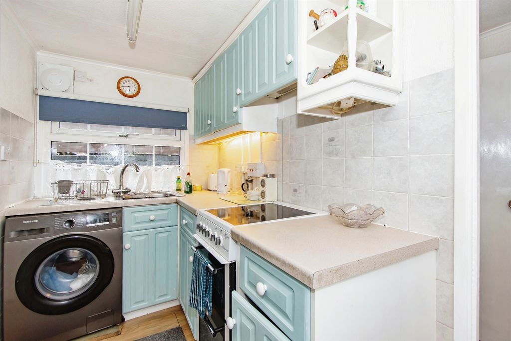 Property photo 3 of 17