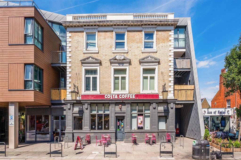 Property photo 1 of 17 Daniels_Metropolitan Court, 40, High Road Willesde