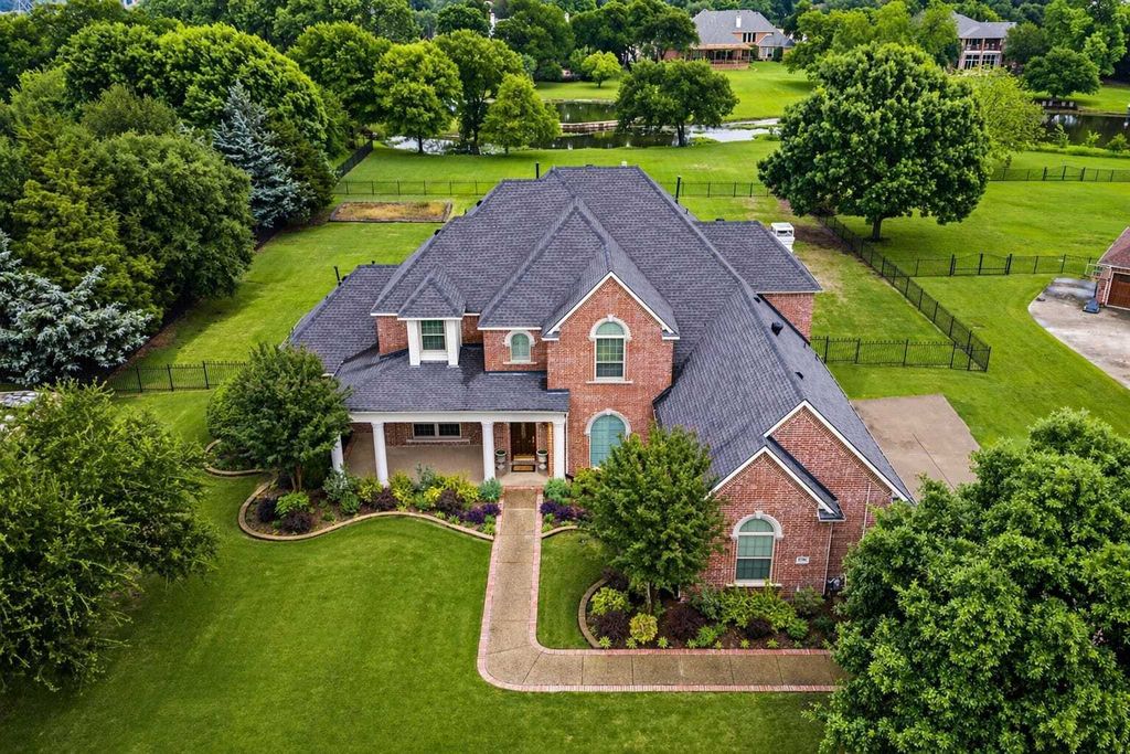 Property photo 1 of 23