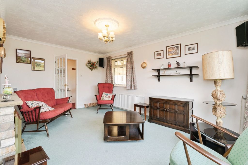 Property photo 2 of 17