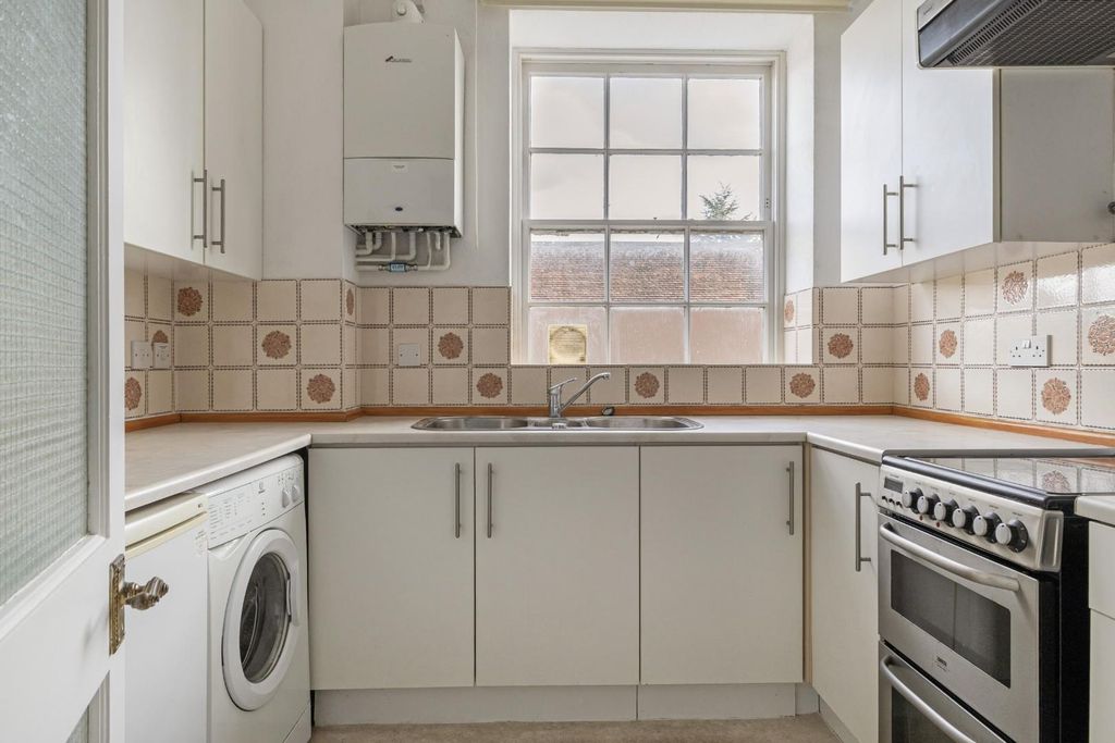 Property photo 2 of 15 102354_137 The Close-7.Jpg