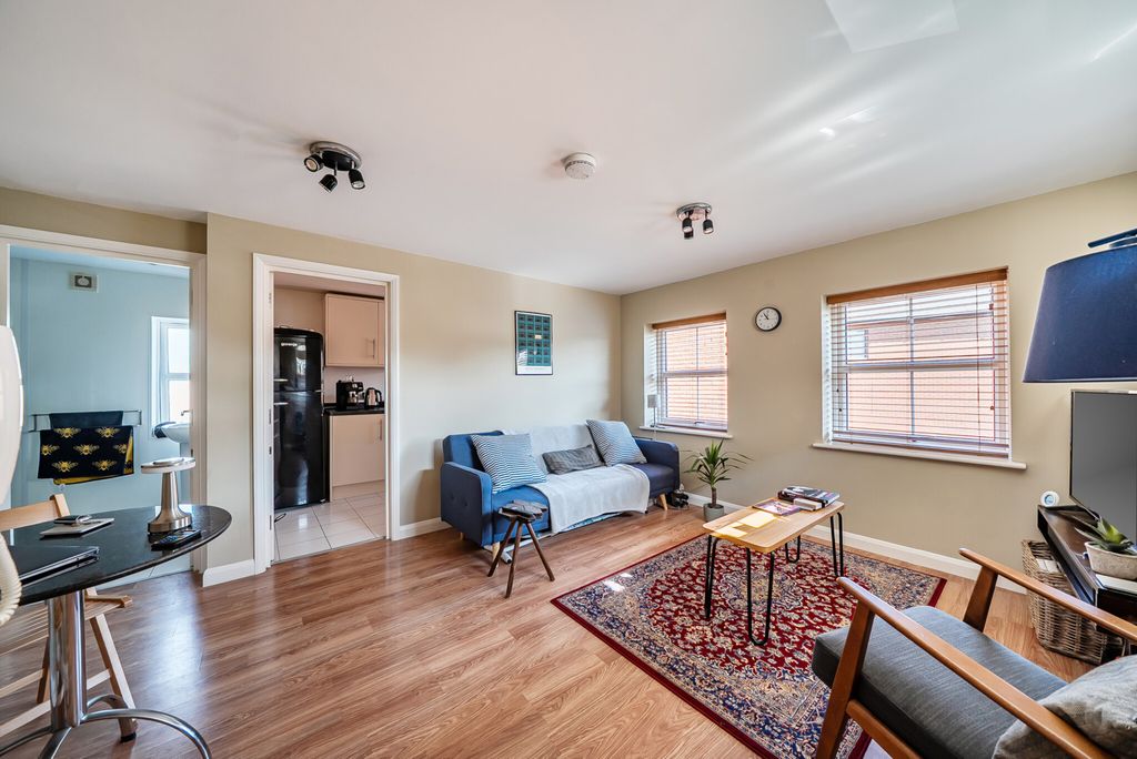 Property photo 2 of 19 1425686-8-69Bbe55...
