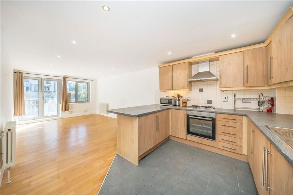 Property photo 2 of 6