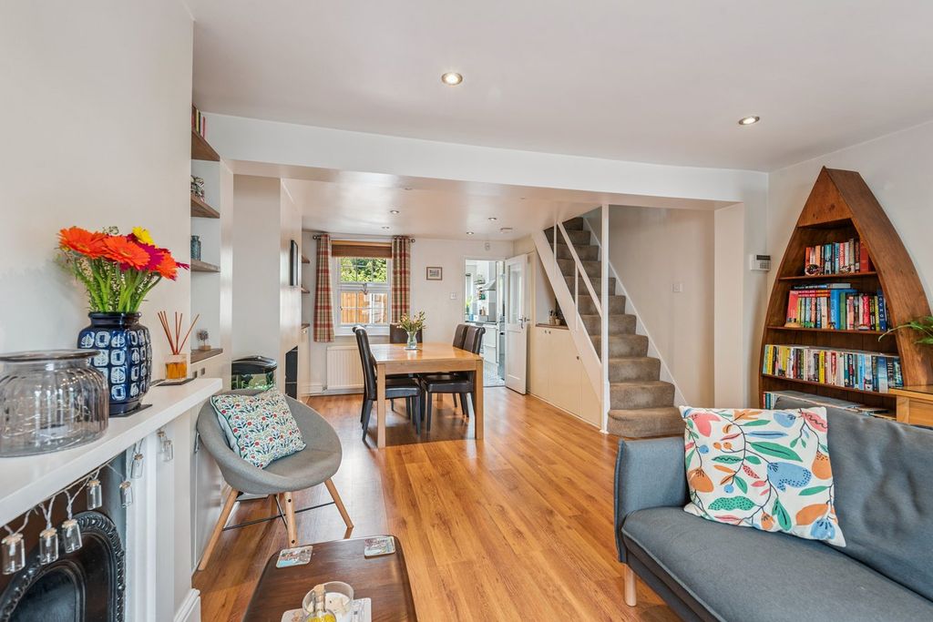 Property photo 2 of 19