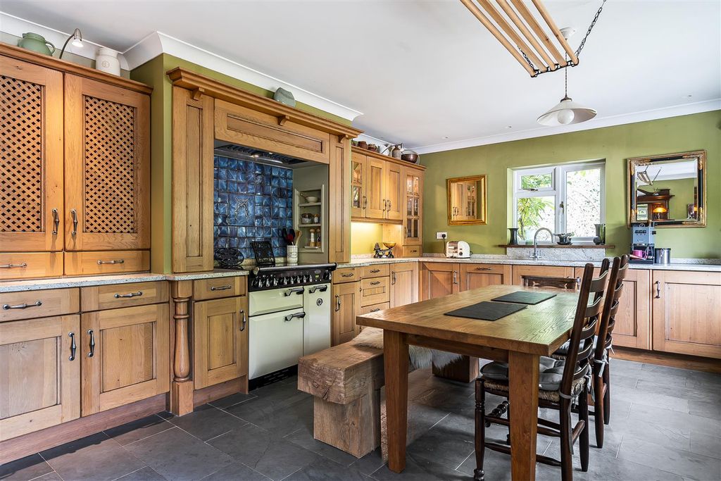 Property photo 3 of 30 1325269-9-6877Deac0Ad83.Jpg