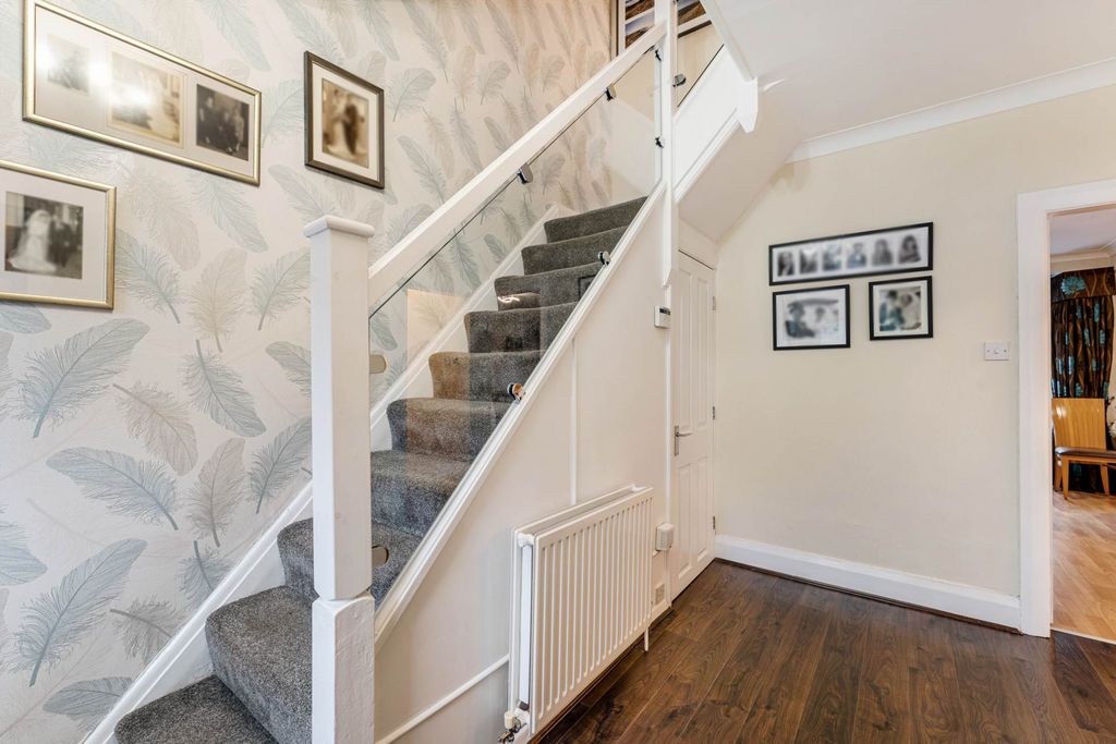 Property photo 2 of 42