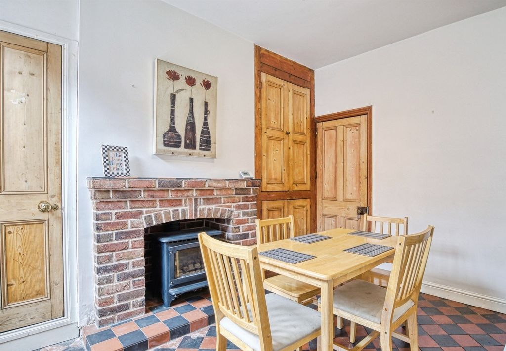 Property photo 3 of 16