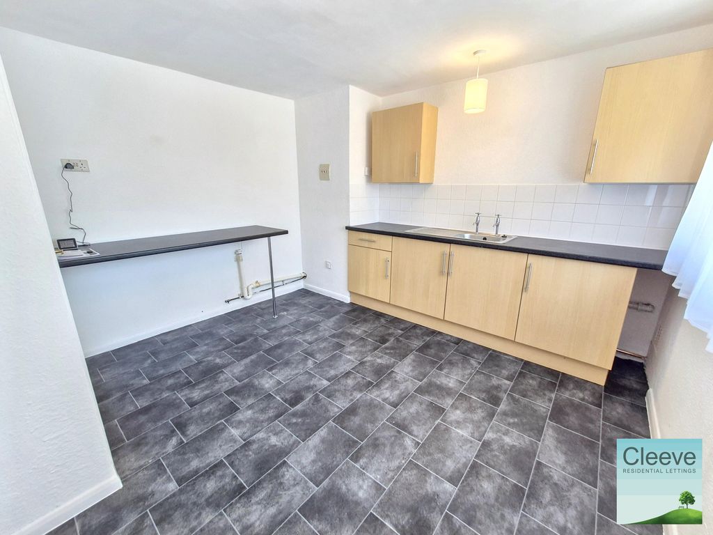 Property photo 3 of 17 1000102829