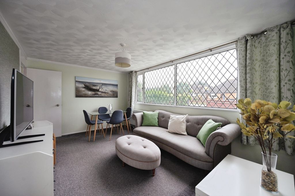 Property photo 2 of 17 Photo