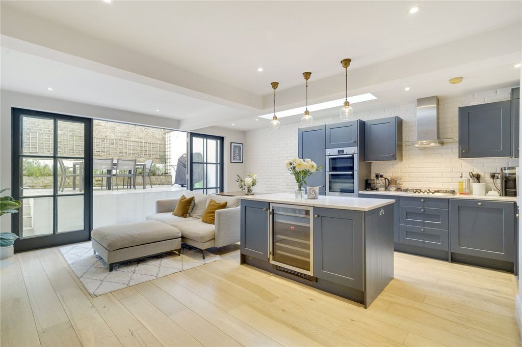 Property photo 1 of 14 Picture No. 13