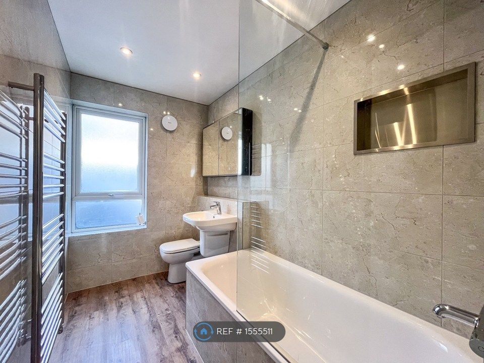Property photo 3 of 14 Bathroom