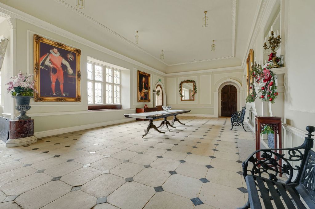 Property photo 2 of 22