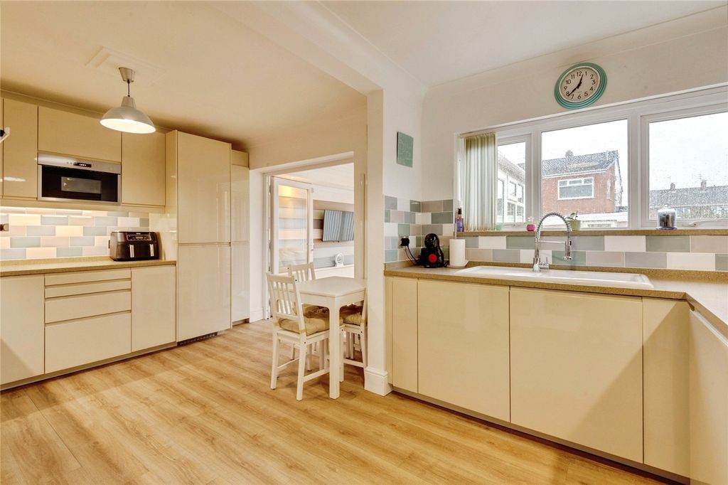 Property photo 2 of 22 Picture No. 76