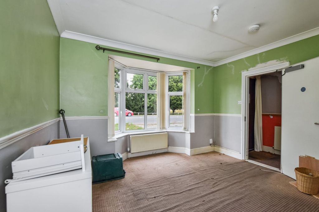 Property photo 3 of 14 179 Mersea Road, Colchester, Essex, Co2 8Pn