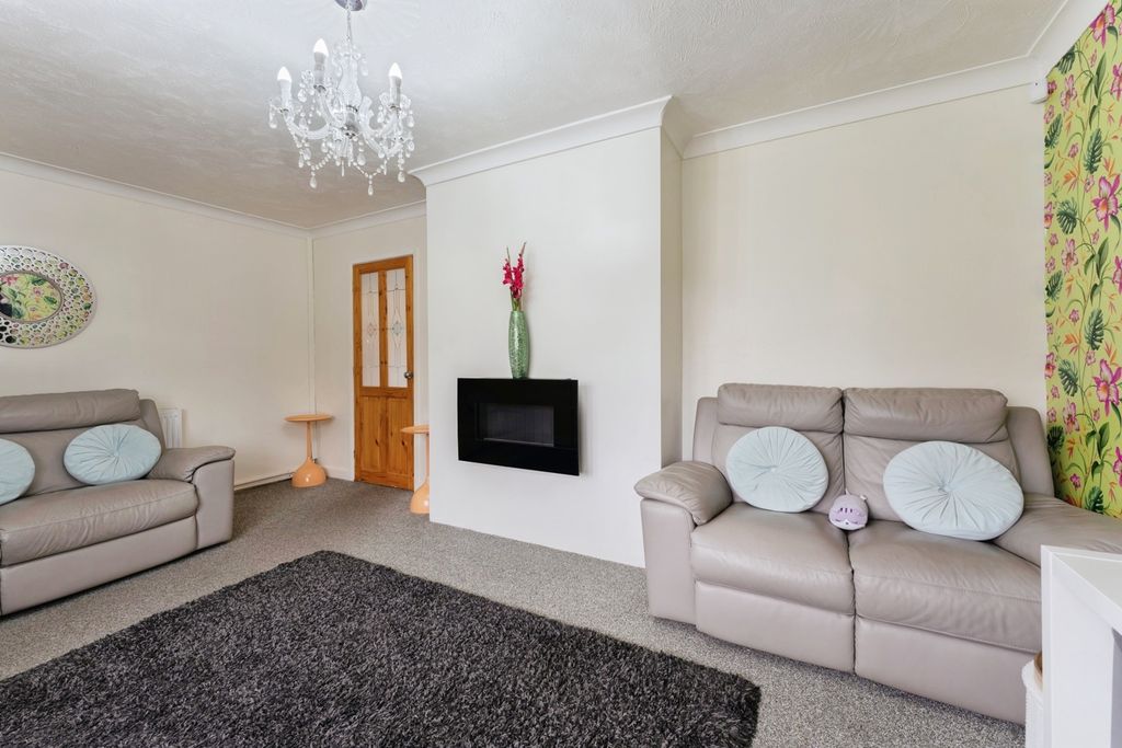 Property photo 3 of 18 Pbox-Img.Jpg