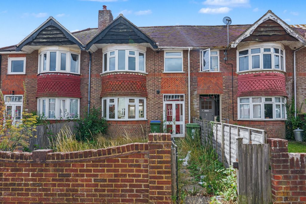 Property photo 1 of 18 6 Fayre Road, Fareham Po16 0Ub