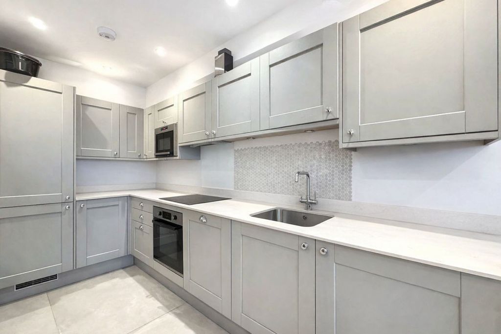 Property photo 3 of 15 Kitchen