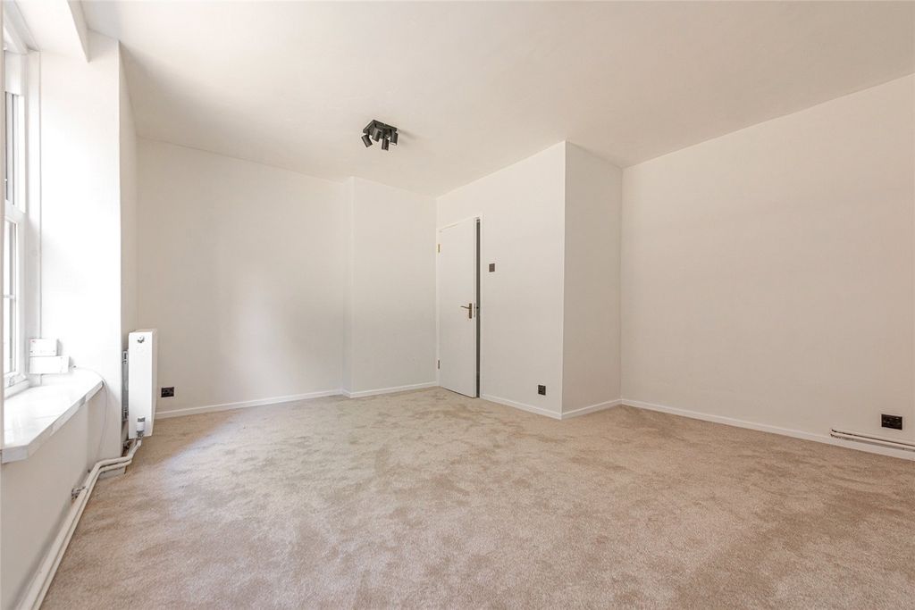Property photo 2 of 12 Picture No. 02