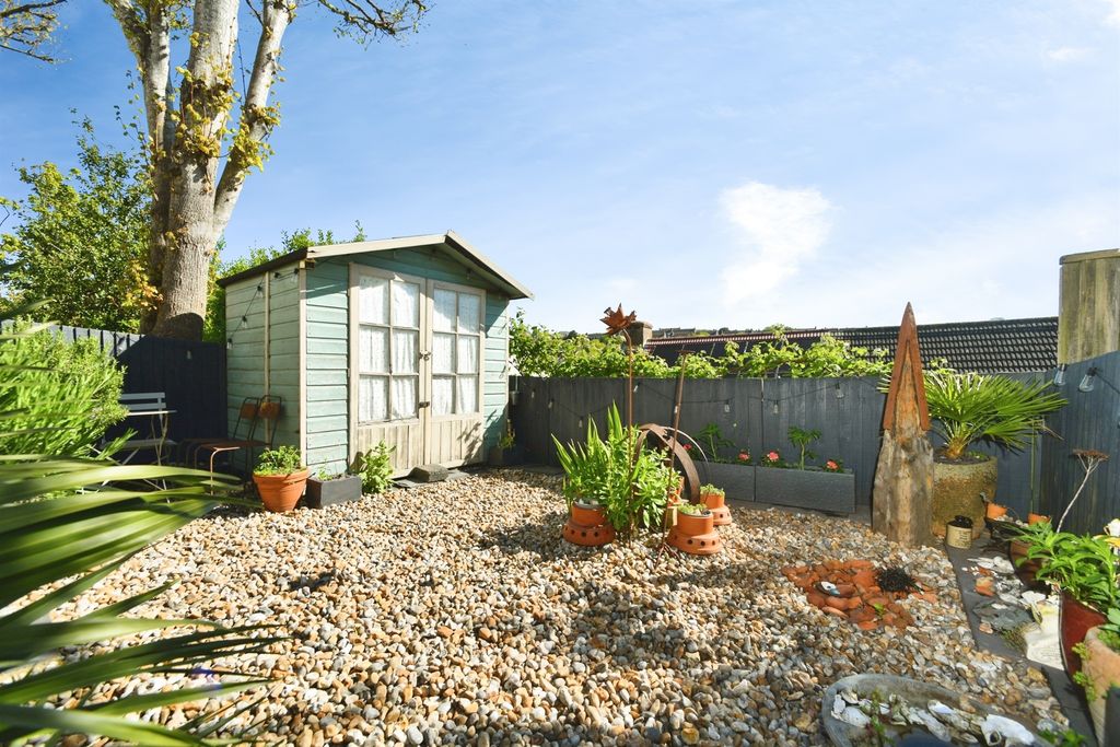 Property photo 1 of 33