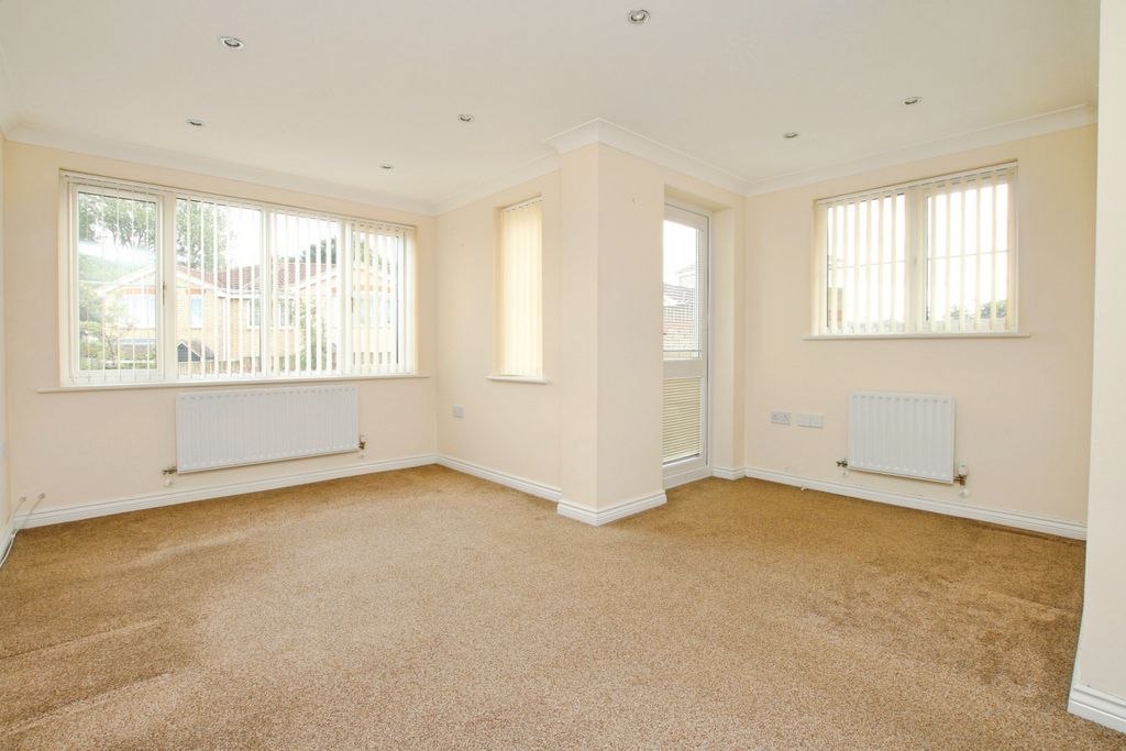 Property photo 3 of 9