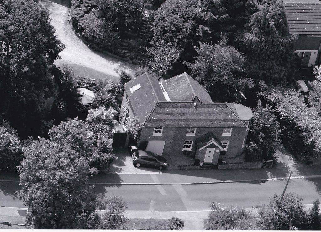 Property photo 3 of 27