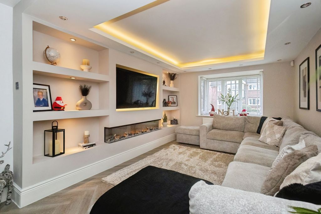 Property photo 3 of 28 Pbox-Img.Jpg