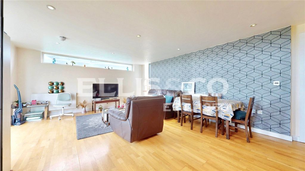 Property photo 2 of 11 Picture No. 16