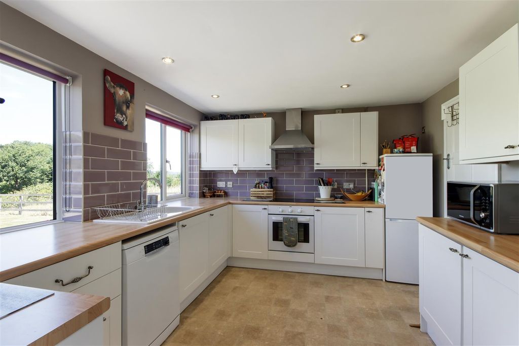 Property photo 3 of 18 64294_021.Jpg
