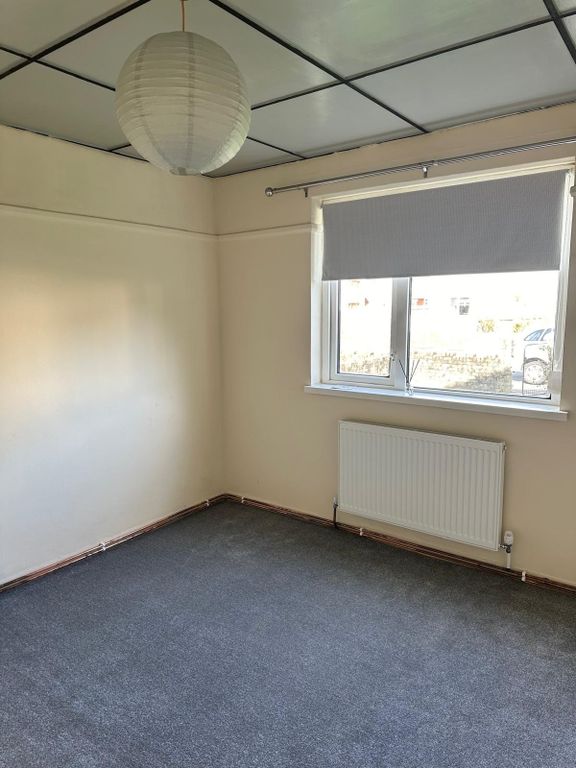 Property photo 2 of 4 Bedroom